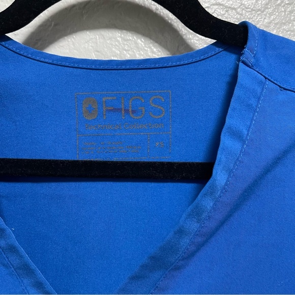 Figs Winning Blue Casma 3 Pocket Vneck Scrub Top Technical Collection  XS - Picture 5 of 7